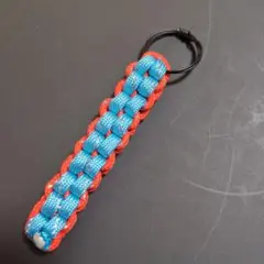 パラコード キーホルダー 青と赤