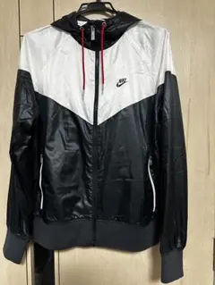 ナイキ フード付き ウィンドブレーカー