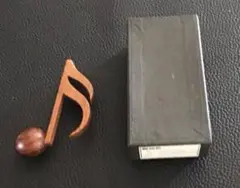 ♪のブローチのサムネイル