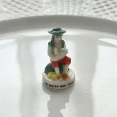 フェーブ フェーヴ 金の卵を持つ鶏 少年 フランスアンティーク ミニチュア 陶器