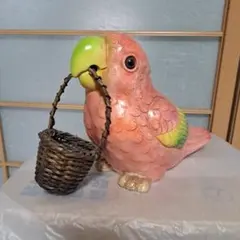 陶器製ピンク色の鳥のオブジェ