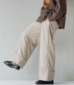 コーデュロイ　タックパンツ　ライトベージュ