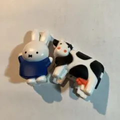 ミッフィーと牛のキャラクタークリップ