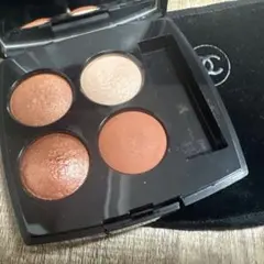 CHANEL レキャトル オンブル 372