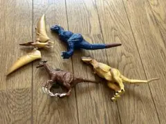 アニア　恐竜4体セット