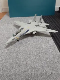 全塗装完成品】1/72 タミヤ F-14A トムキャット - メルカリ