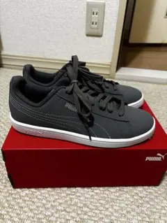 PUMA グレー スニーカー
