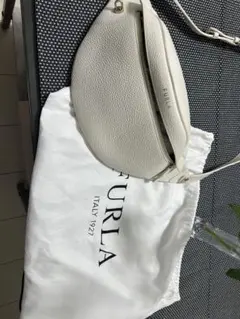 FURLAの斜め掛けショルダー