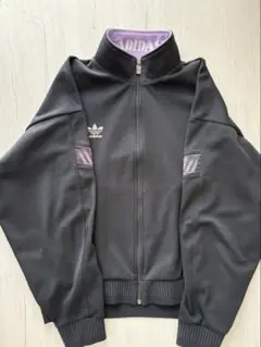adidas ブラック ジップアップジャージ