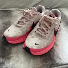 Nike ランニングシューズ レボリューション8 ピンク 24センチ