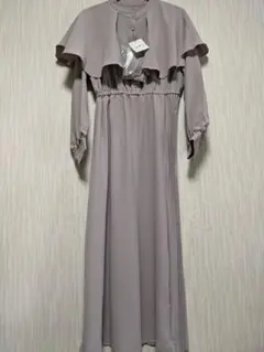 グレイルベージュワンピース Sサイズ未使用品のサムネイル