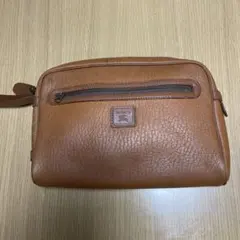 BURBERRY LONDON／バーバリークラッチセカンドバッグ。