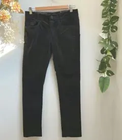 日本製　深緑色　グリーン　Мサイズ　スリムライン　レディースパンツ