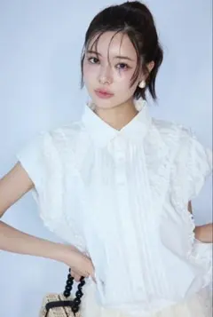 ニコアンド⭐︎ みきてぃさんプロデュースのシアービスチェブラウス