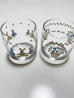 ウサギと花のデザイン ガラスコップ 2個セット　カントリー
