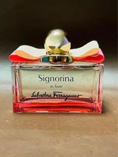 ほぼ未使用 フェラガモ シニョリーナ イン フィオーレ オードトワレ 100mL