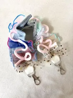 パステル系カラフル×デニム×シルバーフリルハンドストラップ　スマホストラップ
