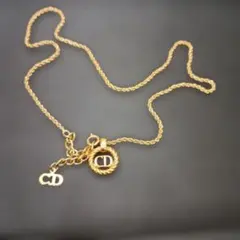 CD ロゴチャーム付きネックレス