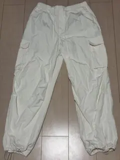 GU ホワイト カーゴパンツ　ジョガーパンツ