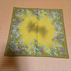 ⑧ スカーフ　大判ハンカチ　草花柄