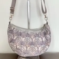 Item thumbnail for item 21f94b3b-0fdc-4f32-b03b-566e0332cc12