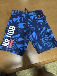 子供用　Nabaiji 水着 ボクサーパンツ リーフ柄