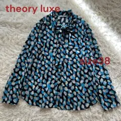 ♦︎美品セオリーリュクス　総柄シフォン　ボウタイリボンブラウス　M ブルー