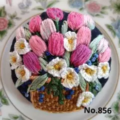 No.856 刺繍ブローチ ハンドメイド 5cm
