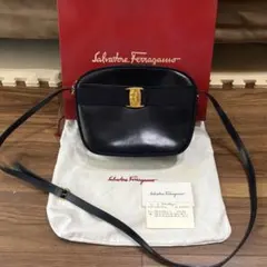《ヴィンテージ》Salvatore Ferragamo ヴァラ ショルダーバッグのサムネイル