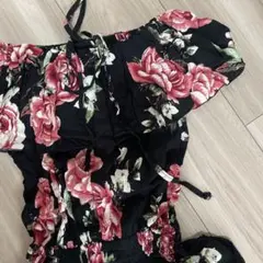 オフショルダー花柄ワンピース