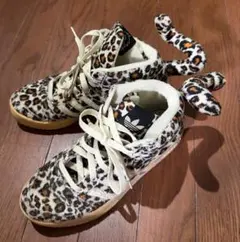 adidas　ジェレミ－スコット ヒョウ柄 ハイカットスニーカー しっぽ付きのサムネイル