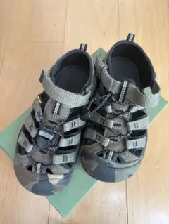 KEEN サンダル　カモフラージュ18.5cm
