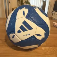 adidas TIRO CLUB サッカーボール 4号球　未使用品　注意ありのサムネイル