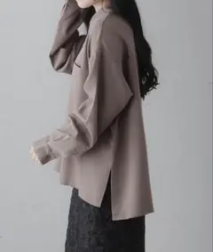 【epnok】サイドスリットベーシックルーズシャツ モカ