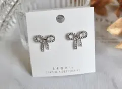 期間限定SALE中❣️✨新品　未使用✨ピアス　シンプル　大人　綺麗　リボン