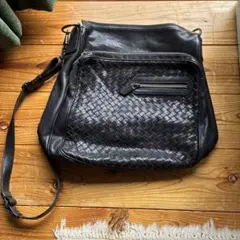 BOTTEGA VENETA イントレチャート ショルダーバッグ ブラックのサムネイル