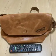 H（エイチ）ブラウンレザーショルダーバッグ