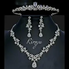 赤字特価CZ3点セットウェディングアクセサリーティアラ&ピアス&ネックレス3