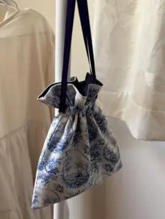 ハンドメイド　巾着ポーチ　15cm×18cm 風景　花柄　青