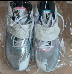 Nike ストラップ付きスニーカー ホワイト/グレー