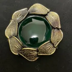 【13】深い緑色のストーンブローチ　レトロ　ヴィンテージ