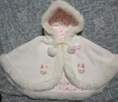 メゾピアノ　ポンチョ 立体うさぎ　白　フード付き