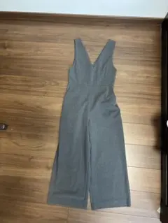 UNIQLO グレー Vネック ジャンプスーツ XS