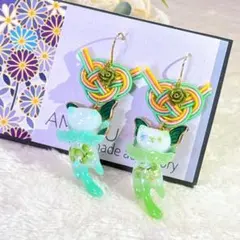 handmade ❁⃘*.゜ 水引とグリーンカラーにゃんこの爽やか猫ピアス
