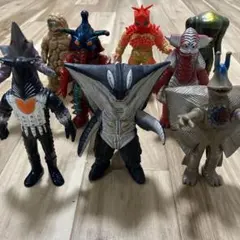 ウルトラマン ウルトラ怪獣ソフビ 23体まとめ売り - メルカリ