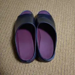 두꺼운 밑창 샌들 블랙 x 보르도