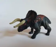 ジュラシックワールドスタンドフィギュアコレクション2 ナーストケラトプス