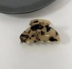 【ぴょんさま専用】ヘアクリップ （べっ甲）