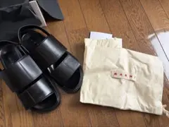 最終値下げ　美品　MARNI　マルニ　ブラックレザーサンダルのサムネイル