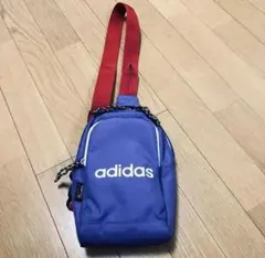 adidas ボディバッグ ブルー レッドのサムネイル